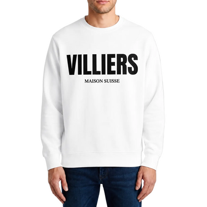Herren Premium Sweatshirt von VILLIERS in Weiß mit schwarzem Logo auf der Brust, getragen von einem Model in der Frontansicht