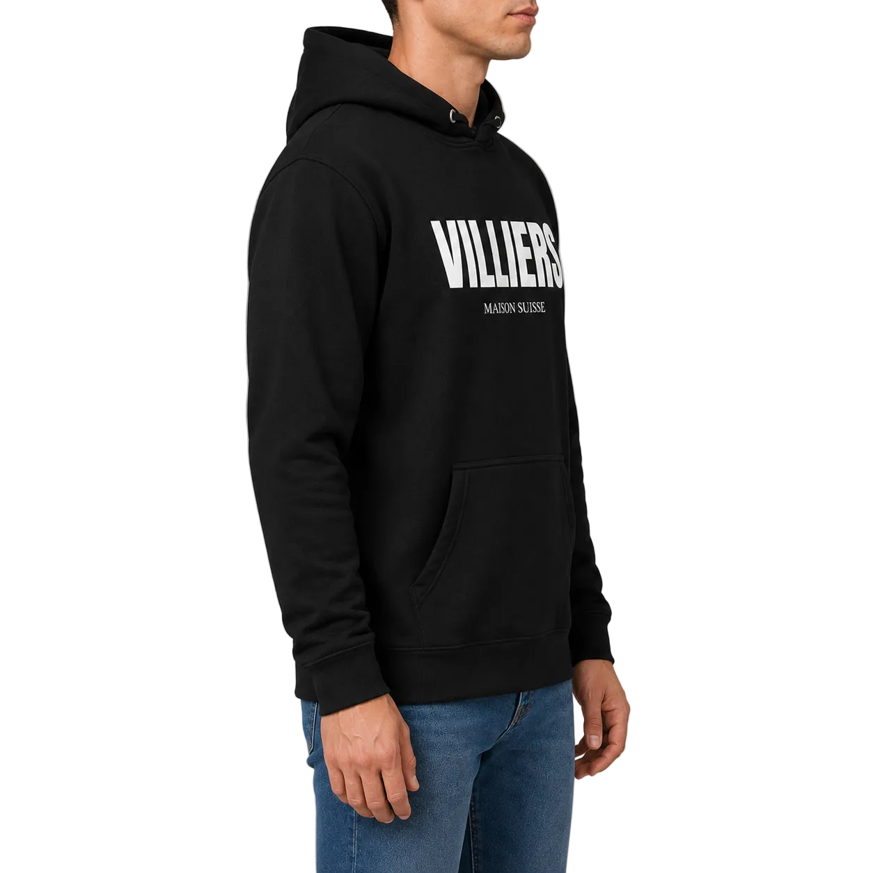 Herren Premium Hoodie von VILLIERS MAISON SUISSE in Schwarz mit weißem Logo auf der Brust, getragen von einem Model in der Seitenansicht.
