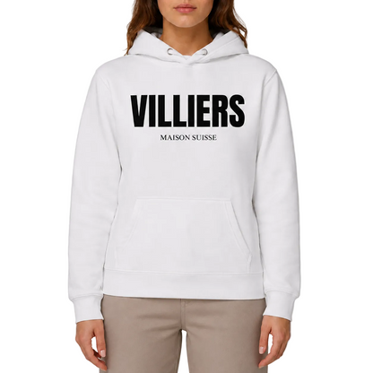 Premium Damen Hoodie von VILLIERS MAISON SUISSE in Weiß mit schwarzem Logo auf der Brust, getragen von einem Model in der Frontansicht.